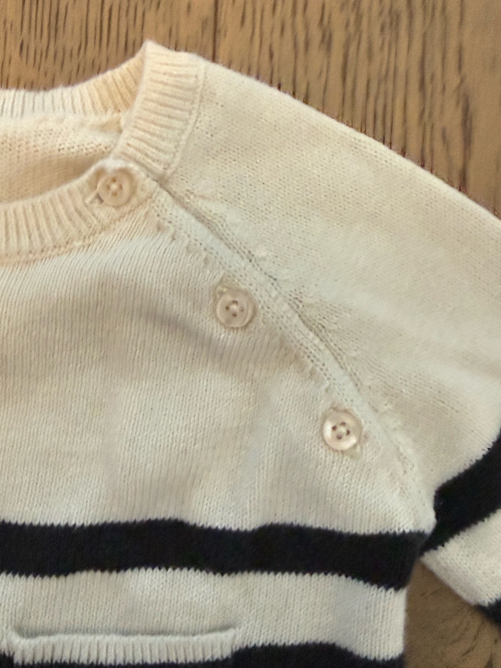 Baby Gap Teddy Bear Pocket Striped Sweater Cream Navy 6-12M - Picture 4 of 6
